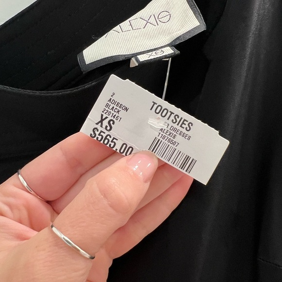 NWT Alexis Addison One-Shoulder Black Gown - Picture 10 of 13